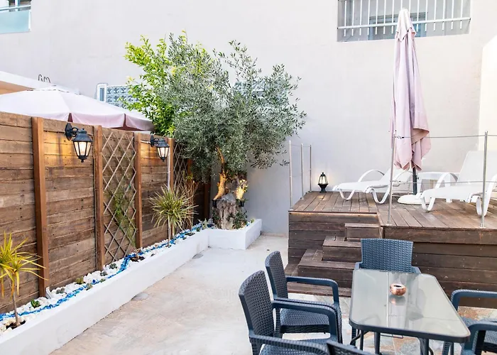 9-4 Private * Miasto Kos